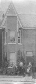 Historic photo from 1895 - Finkle (Fanny) Rosenthal and daughter Mollie in front of house at 19 Mechanic Ave. in Brockton Village